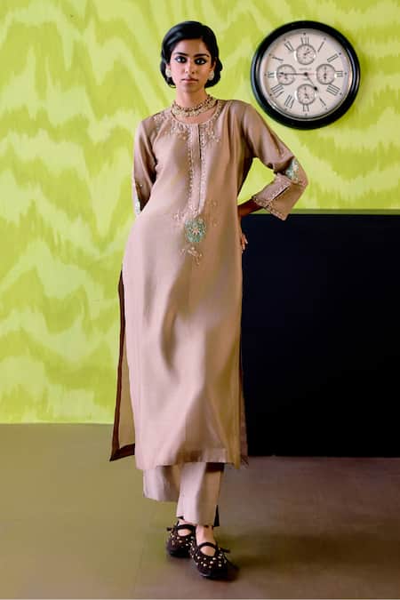 Deep Thee Mocha Chanderi Straight Kurta & Pant Set 