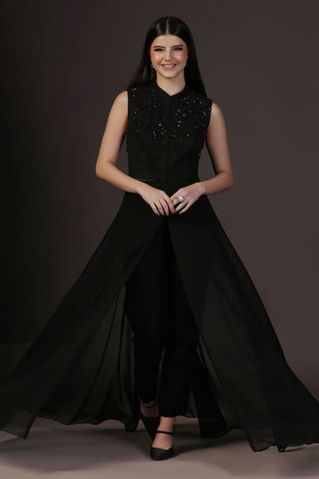 Pooja Peshoria Black Hand Embroidered Kurta Set 