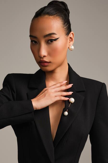 Shop_Anaash_White Pearls The Raya Brooch 