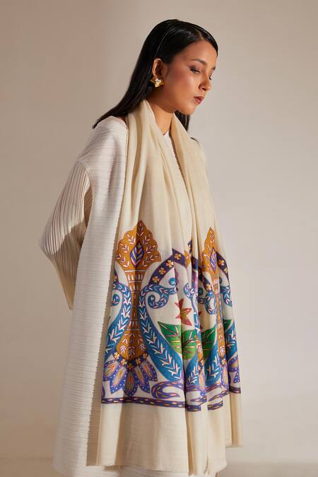SHAZA_Ivory Pashmina Kalamkari Border Stole _Online_at_Aza_Fashions