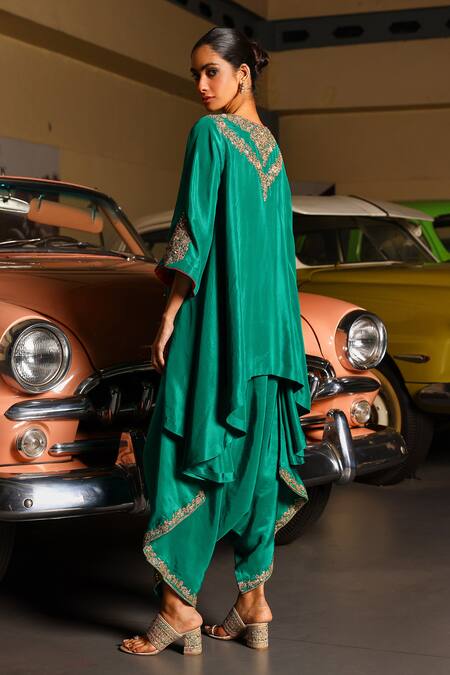 Buy_Sabe_Green Silk Embroidery Split V-neck Ravya Emerald Kurta And Harem Pant Set _Online_at_Aza_Fashions