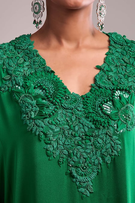 Buy_Anamika Khanna_Emerald Green Embroidery V-neck Kaftan And Pant Set _Online_at_Aza_Fashions