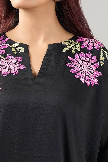 Namrata Joshipura Black Embroidery Split V-neck Luminora Tunic at Aza Fashions Namrata Joshipura_Black Embroidery Split V-neck Luminora Tunic_at_Aza_Fashions