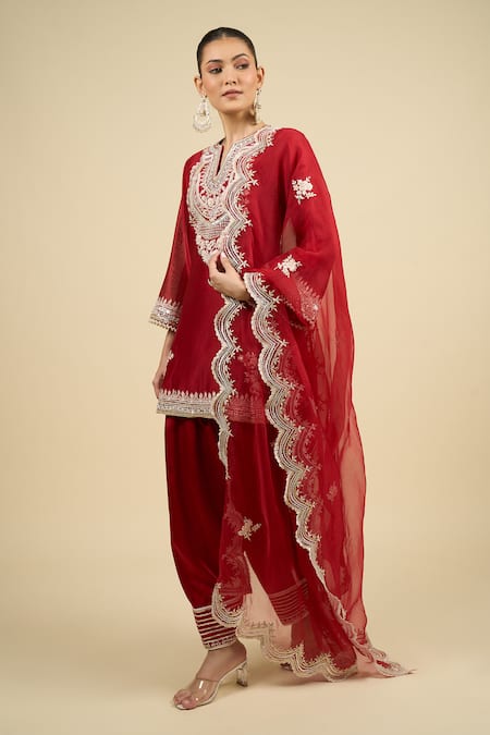 Shop Sheetal Batra Red Chiffon Embroidery Split V-neck Short Kurta Salwar Set Online at Aza Fashions Shop_Sheetal Batra_Red Chiffon Embroidery Split V-neck Short Kurta Salwar Set _Online_at_Aza_Fashions