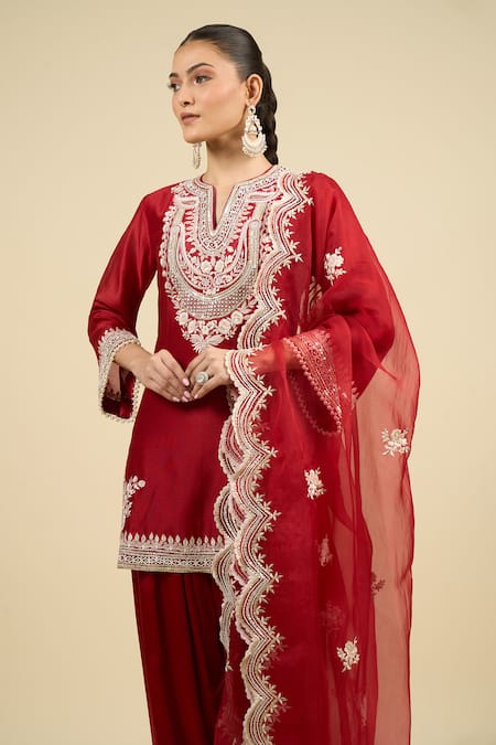 Sheetal Batra Red Chiffon Embroidery Split V-neck Short Kurta Salwar Set at Aza Fashions Sheetal Batra_Red Chiffon Embroidery Split V-neck Short Kurta Salwar Set _at_Aza_Fashions