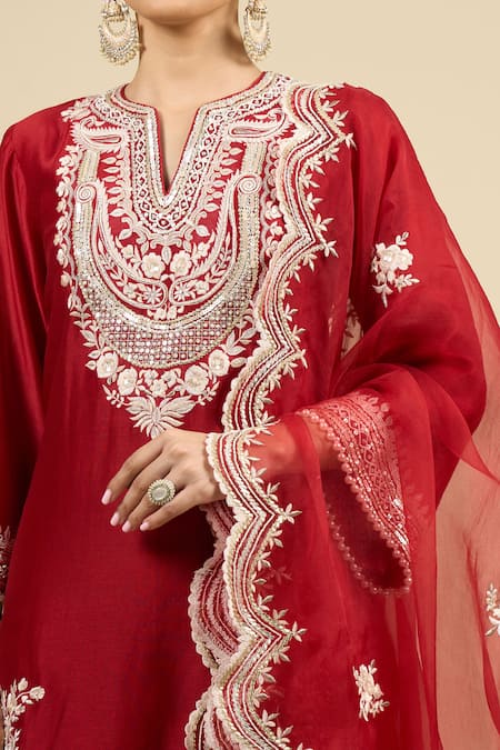 Buy Sheetal Batra Red Chiffon Embroidery Split V-neck Short Kurta Salwar Set Buy_Sheetal Batra_Red Chiffon Embroidery Split V-neck Short Kurta Salwar Set
