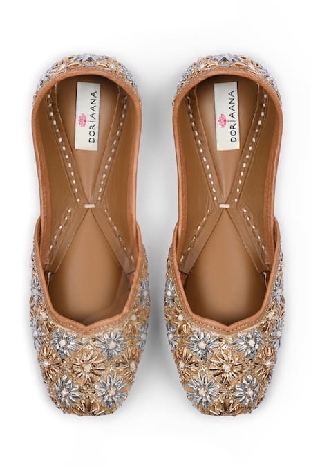 Doriaana Designer Embroidered Jutti 