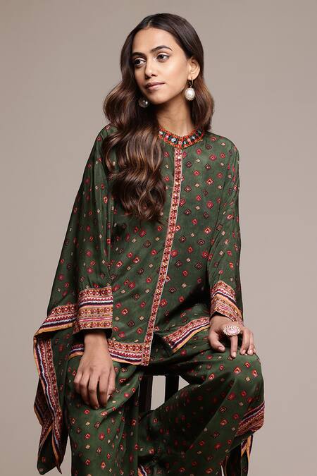 Shop Ritu Kumar Green Viscose Embroidery Crew Neck Gopuram Shirt And Pant Co-ord Set Online at Aza Fashions Shop_Ritu Kumar_Green Viscose Embroidery Crew Neck Gopuram Shirt And Pant Co-ord Set _Online_at_Aza_Fashions