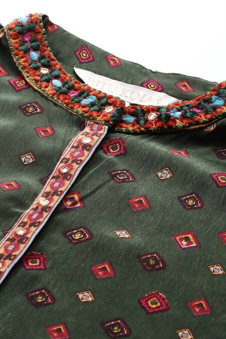 Shop Ritu Kumar Green Viscose Embroidery Crew Neck Gopuram Shirt And Pant Co-ord Set Shop_Ritu Kumar_Green Viscose Embroidery Crew Neck Gopuram Shirt And Pant Co-ord Set