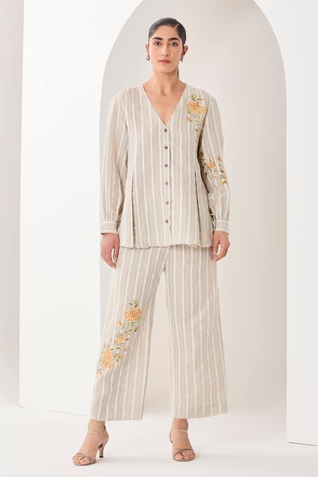 Sue Mue Gray Linen Embroidery V-neck Light Grey Co-ord Set 