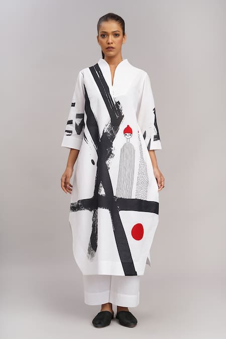 Taika By Poonam Bhagat White Linen Round Neck Printed Embroidered Tunic And Pant Set at Aza Fashions Taika By Poonam Bhagat_White Linen Round Neck Printed Embroidered Tunic And Pant Set _at_Aza_Fashions