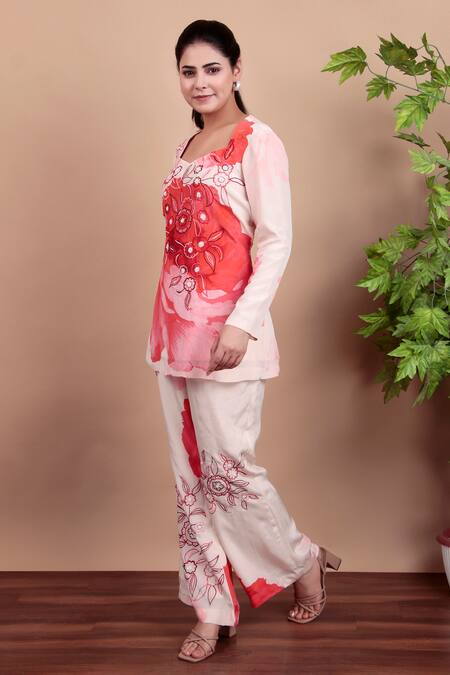 Nidhi Kejriwal_Pink Crepe Embroidery Square Neck Floral Co-ord Set _Online_at_Aza_Fashions