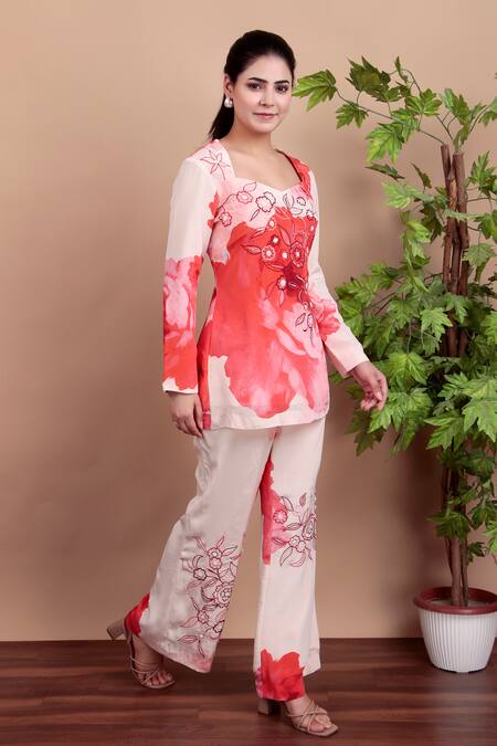 Buy_Nidhi Kejriwal_Pink Crepe Embroidery Square Neck Floral Co-ord Set _Online_at_Aza_Fashions