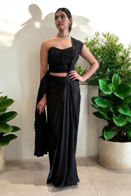 Buy_Label Lila_Black Crepe Embroidery, Sequins, Beads Sweetheart Neck Pre-drape Saree Set _Online_at_Aza_Fashions