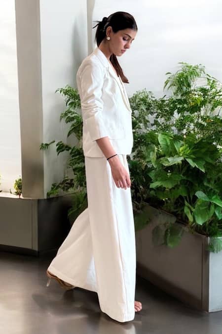Buy Label Lila White Organza, Crepe Blazer Pant Set Online at Aza Fashions Buy_Label Lila_White Organza, Crepe Blazer Pant Set _Online_at_Aza_Fashions