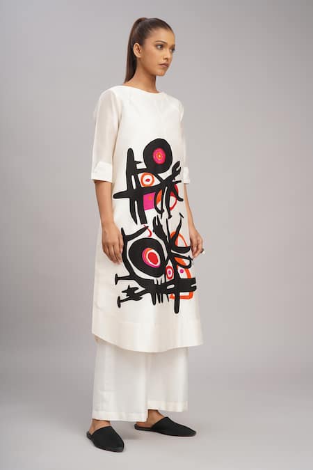 Taika By Poonam Bhagat_Ivory Chanderi, Cotton, Silk Embroidery Round Neck Twin Poppy Tunic Set _at_Aza_Fashions