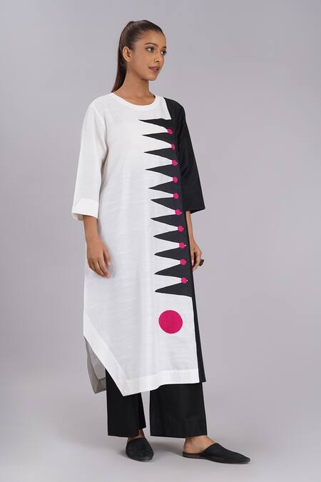 Buy_Taika By Poonam Bhagat_Black Cotton, Silk Embroidery Round Neck Ivory Zigzag Tunic And Pant Set _Online_at_Aza_Fashions