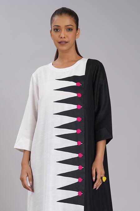 Shop_Taika By Poonam Bhagat_Black Cotton, Silk Embroidery Round Neck Ivory Zigzag Tunic And Pant Set _Online_at_Aza_Fashions