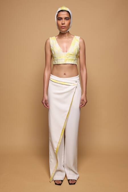 Somya Goyal_White Viscose, Polyester, Spandex V-neck Wave Bustier _Online_at_Aza_Fashions