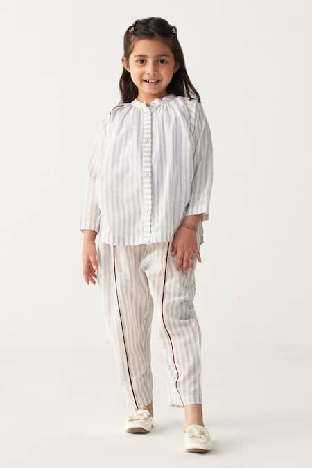 Three White Striped Gather Neck Shirt 