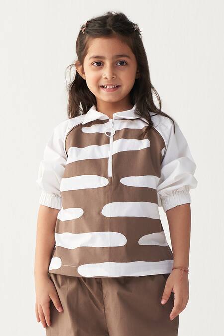 Three_White Poplin Applique Abstract Top _at_Aza_Fashions