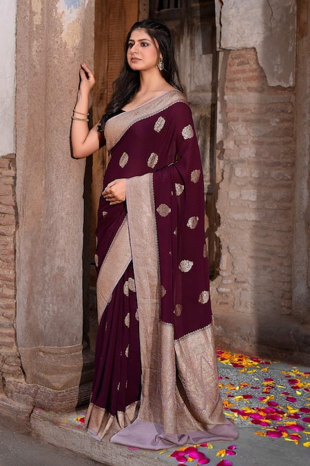 Naaritva India_Brown Crepe Zari Hand Woven Cocoa Banarasi Saree With Running Blouse _Online_at_Aza_Fashions