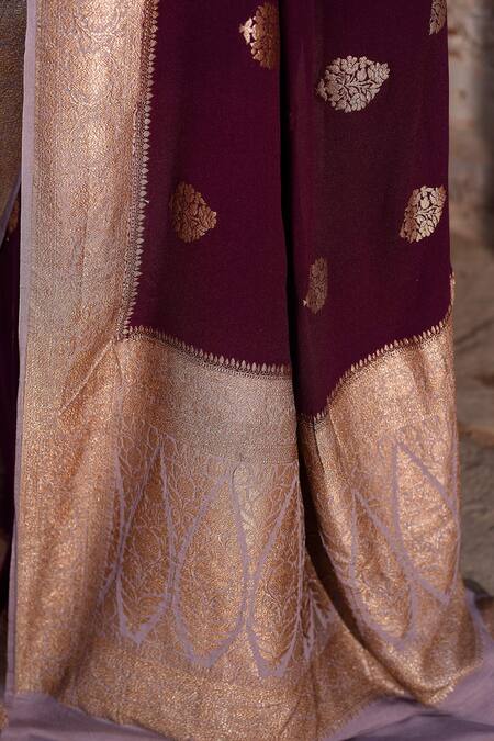 Buy_Naaritva India_Brown Crepe Zari Hand Woven Cocoa Banarasi Saree With Running Blouse 