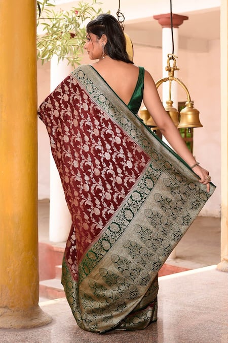 Naaritva India Hand Woven Banarasi Brown Saree With Running Blouse 
