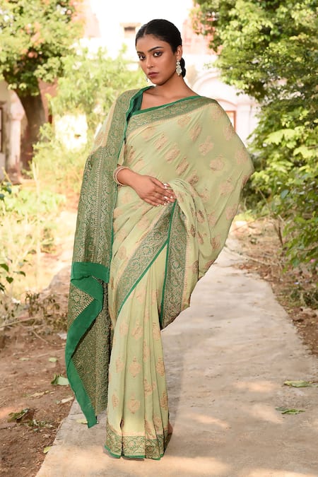 Naaritva India_Green Crepe Zari Hand Woven Light Pista Banarasi Saree With Running Blouse _at_Aza_Fashions
