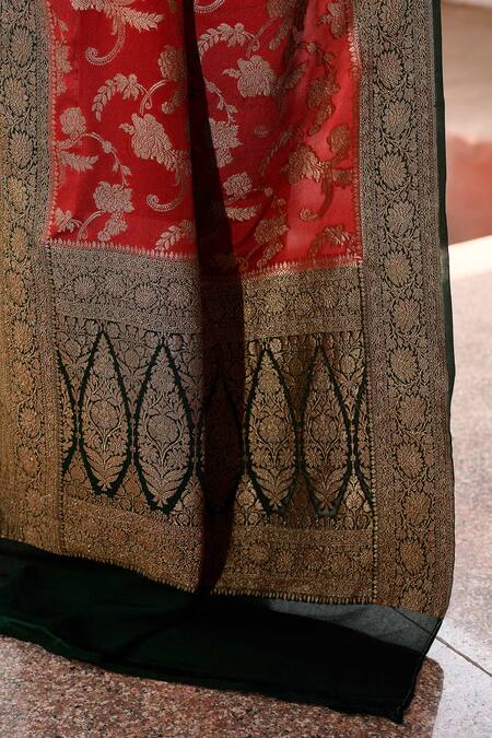 Shop_Naaritva India_Red Crepe, Silk Zari Hand Woven Banarasi Saree With Running Blouse _Online_at_Aza_Fashions