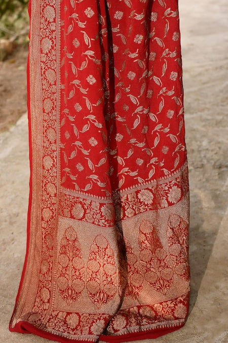 Buy_Naaritva India_Red Crepe, Chiffon, Silk Zari Hand Woven Banarasi Saree With Running Blouse 
