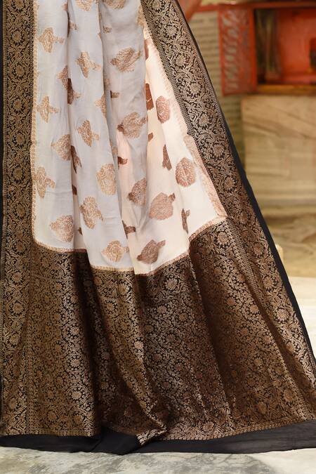 Buy_Naaritva India_Ivory Crepe, Chiffon, Silk Zari Hand Woven Banarasi Saree With Running Blouse 