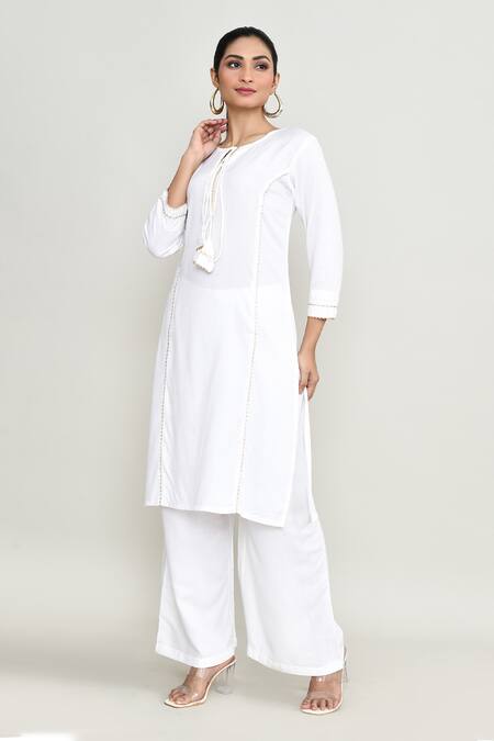 Abbaran_White Rayon Embroidery Round Neck Kurta Set _at_Aza_Fashions