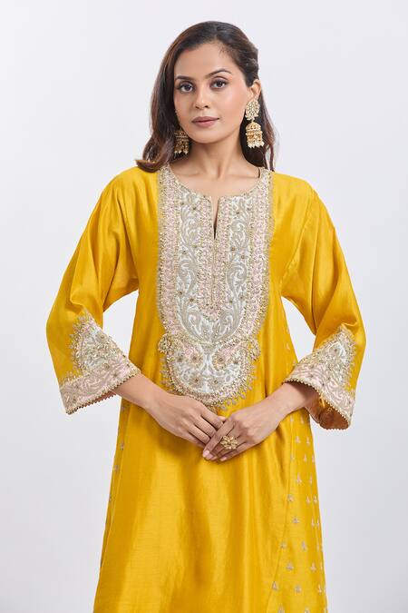 Buy_Sheetal Batra_Mustard Sequins, Embroidery Split V-neck Yellow Shamshul Kurta And Salwar Set _Online_at_Aza_Fashions