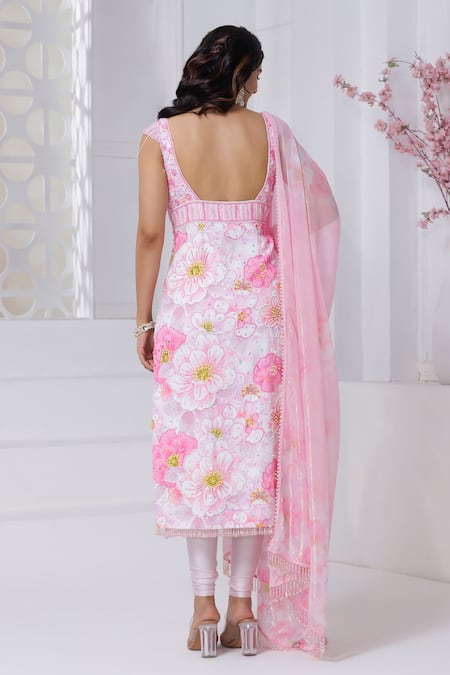 Shop Label Priyanka Kar Pink Crepe Embroidery V-neck Hand Kurta Set at Aza Fashions Shop_Label Priyanka Kar_Pink Crepe Embroidery V-neck Hand Kurta Set _at_Aza_Fashions