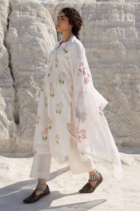 Buy Karaj Jaipur White Cotton, Kota Doria Mandarin Collar Hand Painted Kurta Pant Set Online at Aza Fashions Buy_Karaj Jaipur_White Cotton, Kota Doria Mandarin Collar Hand Painted Kurta Pant Set _Online_at_Aza_Fashions