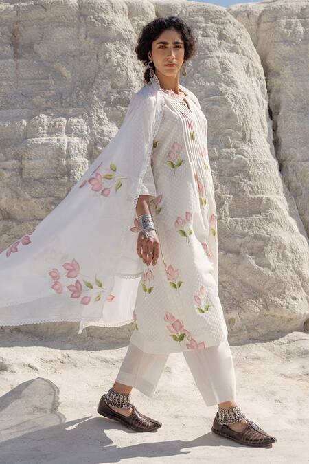 Karaj Jaipur White Cotton, Kota Doria Mandarin Collar Hand Painted Kurta Pant Set at Aza Fashions Karaj Jaipur_White Cotton, Kota Doria Mandarin Collar Hand Painted Kurta Pant Set _at_Aza_Fashions