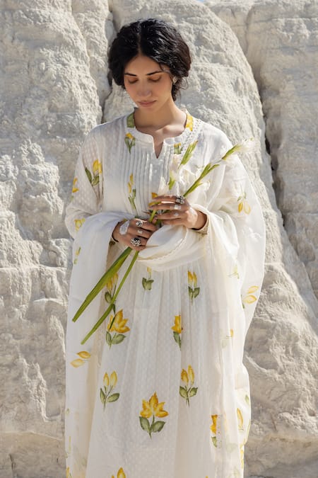 Shop Karaj Jaipur White Cotton, Kota Doria Embroidery Collared Hand Painted Kurta Set Online at Aza Fashions Shop_Karaj Jaipur_White Cotton, Kota Doria Embroidery Collared Hand Painted Kurta Set _Online_at_Aza_Fashions