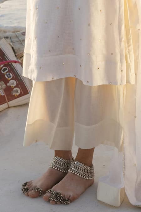 Buy Karaj Jaipur White Kota Doria, Cotton Sequins Round Neck Work Kurta Set Online at Aza Fashions Buy_Karaj Jaipur_White Kota Doria, Cotton Sequins Round Neck Work Kurta Set _Online_at_Aza_Fashions