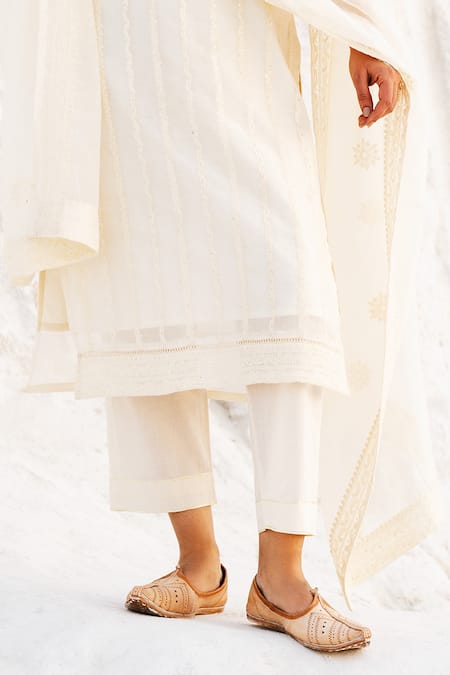Karaj Jaipur Off White Chanderi, Cotton Embroidery Round Neck Kurta Set Online at Aza Fashions Karaj Jaipur_Off White Chanderi, Cotton Embroidery Round Neck Kurta Set _Online_at_Aza_Fashions