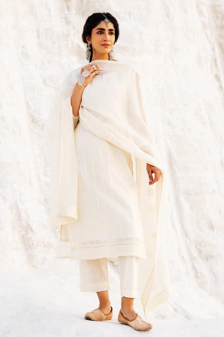 KARAJ JAIPUR Off White Embroidered Kurta Set 