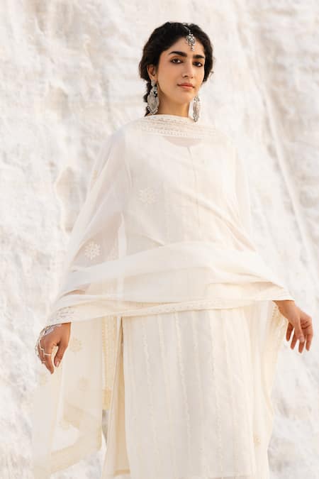 Shop Karaj Jaipur Off White Chanderi, Cotton Embroidery Round Neck Kurta Set Online at Aza Fashions Shop_Karaj Jaipur_Off White Chanderi, Cotton Embroidery Round Neck Kurta Set _Online_at_Aza_Fashions