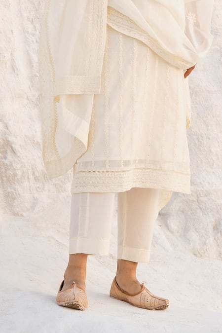 Karaj Jaipur Off White Chanderi, Cotton Embroidery Round Neck Kurta Set at Aza Fashions Karaj Jaipur_Off White Chanderi, Cotton Embroidery Round Neck Kurta Set _at_Aza_Fashions