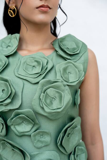 Chambray & CO. Green Silk, Organza Embroidery Round Neck Sage Floral Kurta Set at Aza Fashions Chambray & CO._Green Silk, Organza Embroidery Round Neck Sage Floral Kurta Set _at_Aza_Fashions