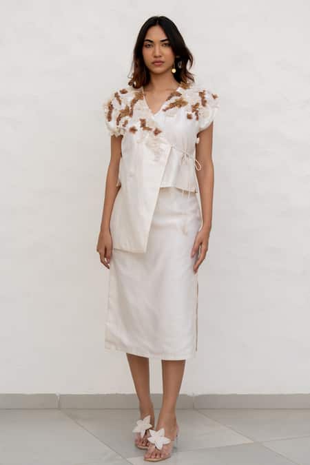 Chambray & CO. Ivory Chanderi Silk, Cotton Fabric Flowers V-neck Skirt Set 