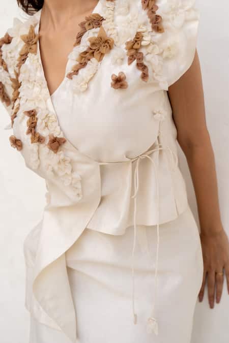 Shop Chambray & CO. Ivory Chanderi Silk, Cotton Fabric Flowers V-neck Skirt Set Shop_Chambray & CO._Ivory Chanderi Silk, Cotton Fabric Flowers V-neck Skirt Set
