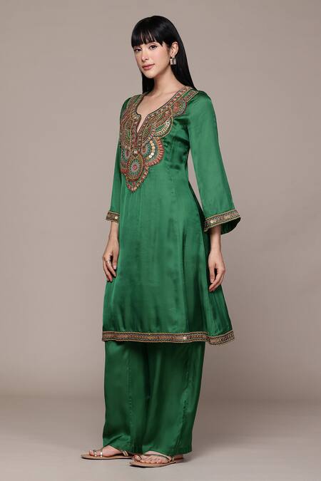 Buy_Ritu Kumar_Emerald Green Viscose Embroidery Round Neck Yale Kurta Pant Set With Dupatta _Online_at_Aza_Fashions
