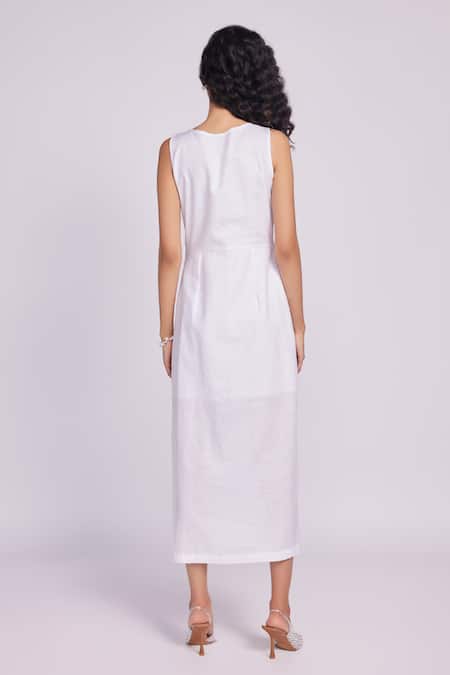 Shop Dev And Viv White Linen Round Neck Button Detail Maxi Dress at Aza Fashions Shop_Dev And Viv_White Linen Round Neck Button Detail Maxi Dress _at_Aza_Fashions