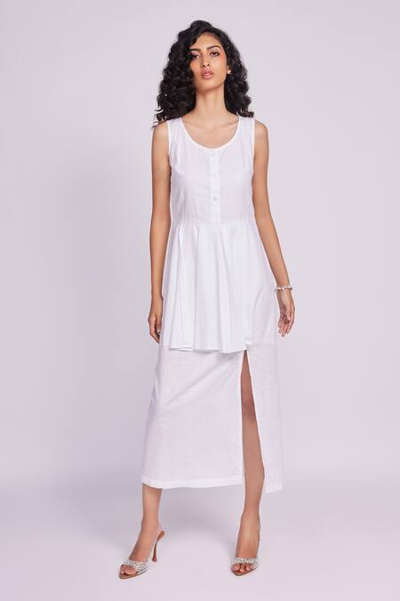 Dev And Viv White Linen Round Neck Button Detail Maxi Dress Online at Aza Fashions Dev And Viv_White Linen Round Neck Button Detail Maxi Dress _Online_at_Aza_Fashions
