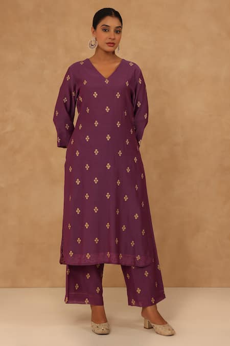 Buy_Charu Makkar_Purple Chanderi Embroidery V-neck Designer Kurta Set With Dupatta _Online_at_Aza_Fashions